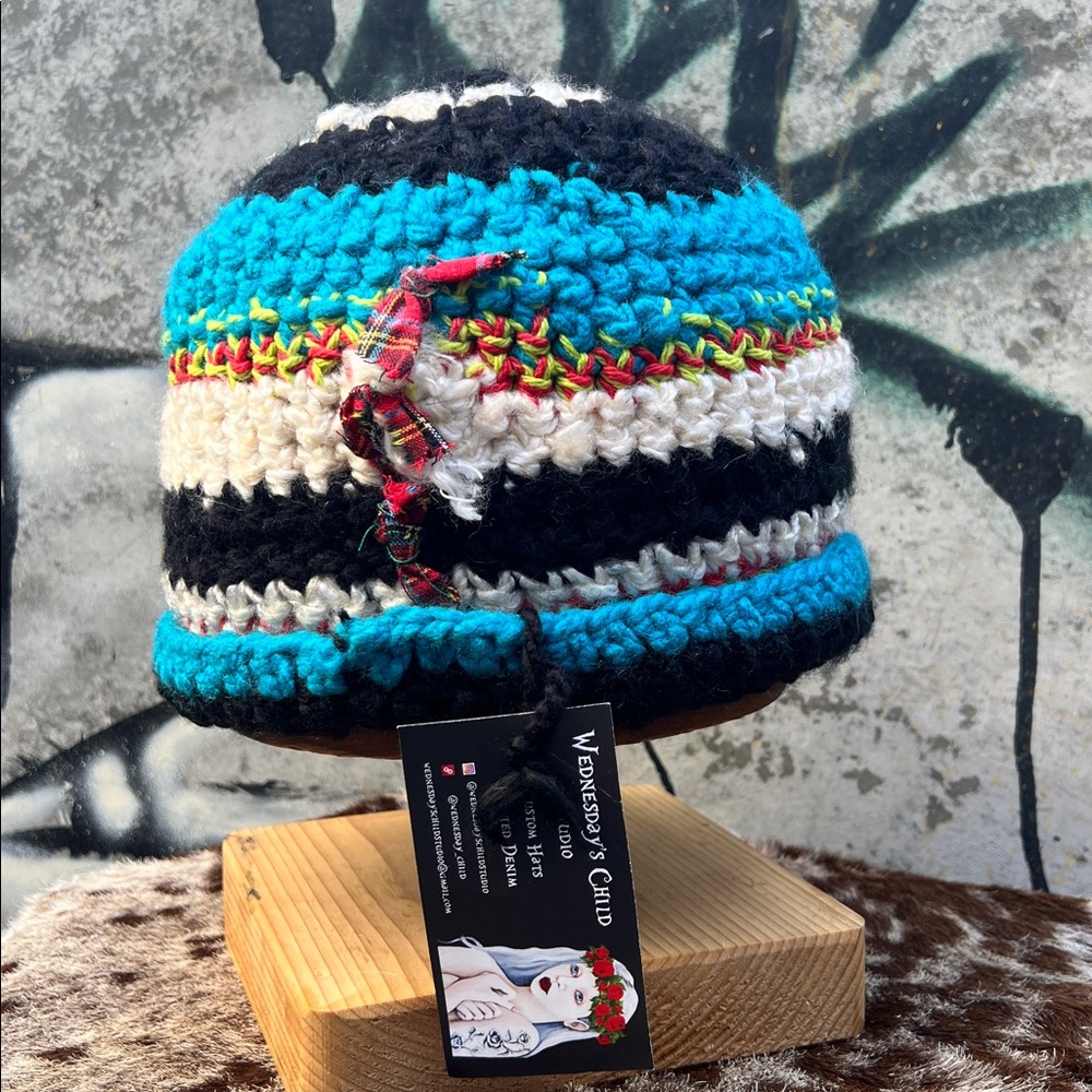 Hand Crafted Crocheted Beanie Cap Hat - Picture 4 of 7
